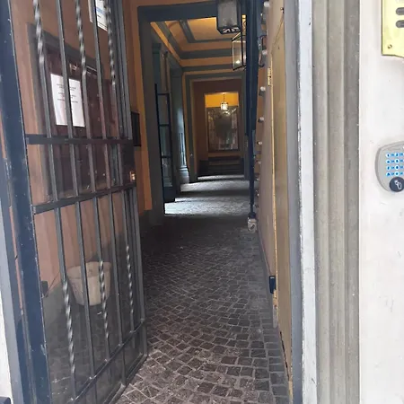 Golden - Un Piccolo Loft Nel Cuore Di *